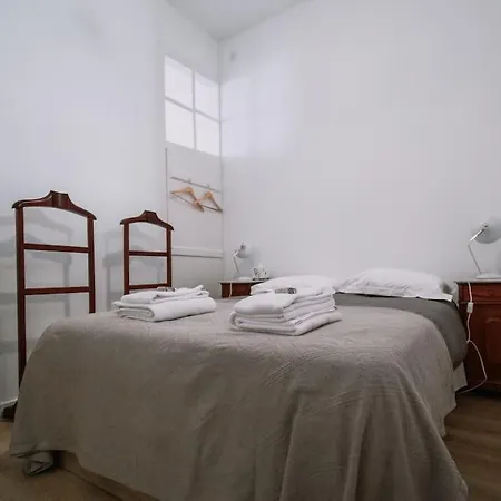 アパート A Sua Pequena Casa Perto De Santos Art District リスボン